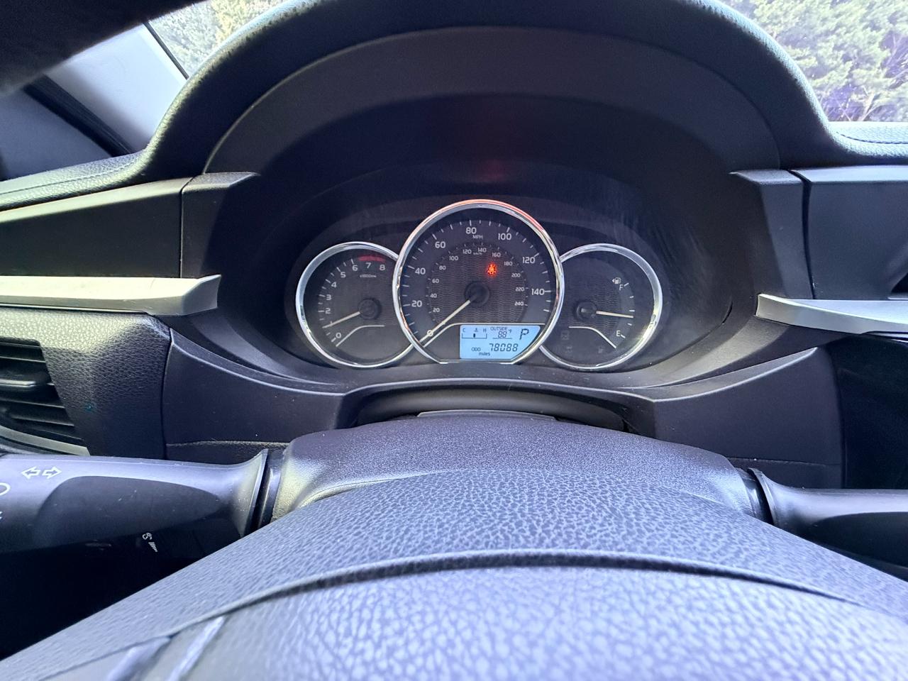 Toyota Corolla L 4-Speed AT 2015