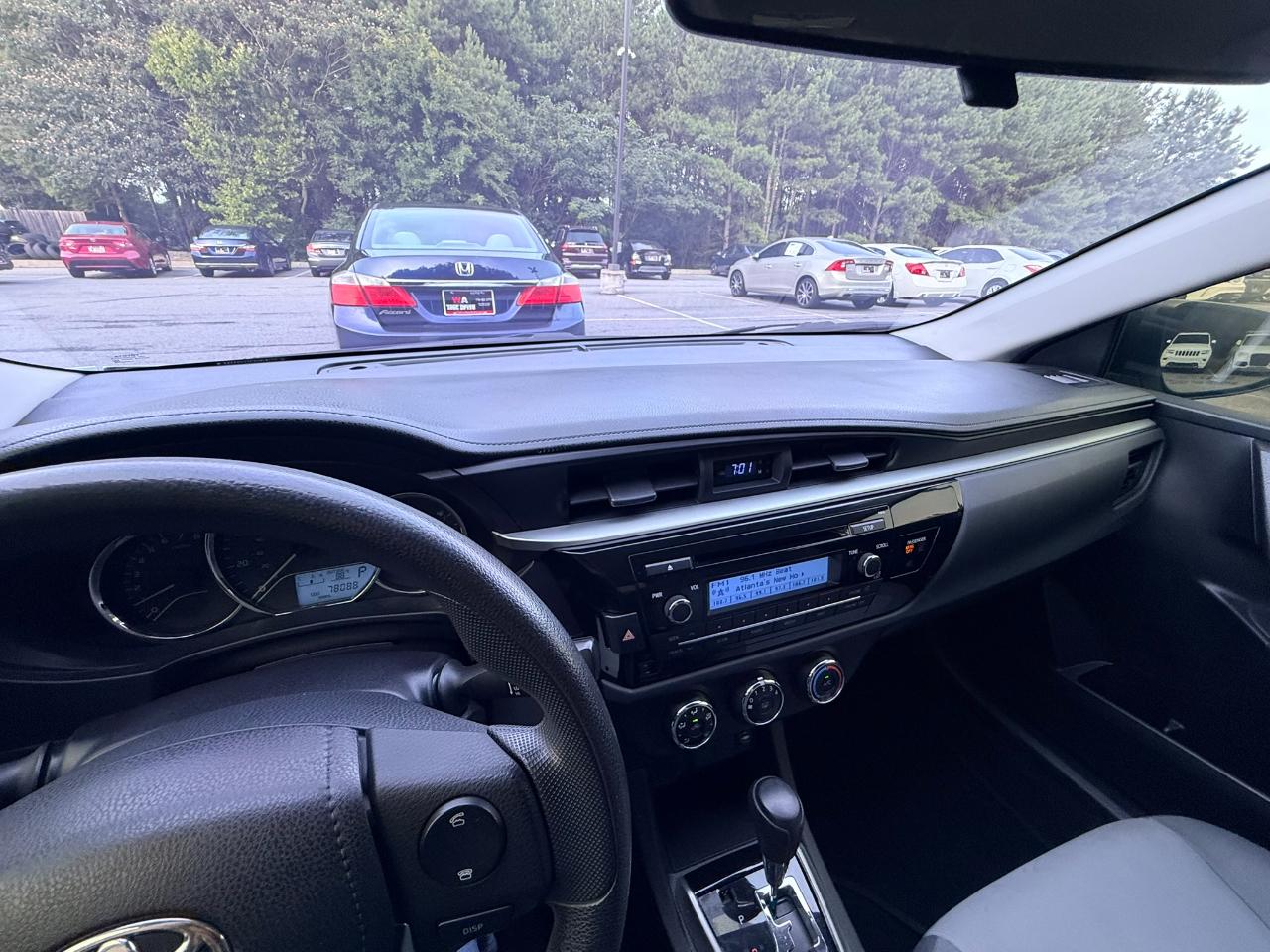 Toyota Corolla L 4-Speed AT 2015