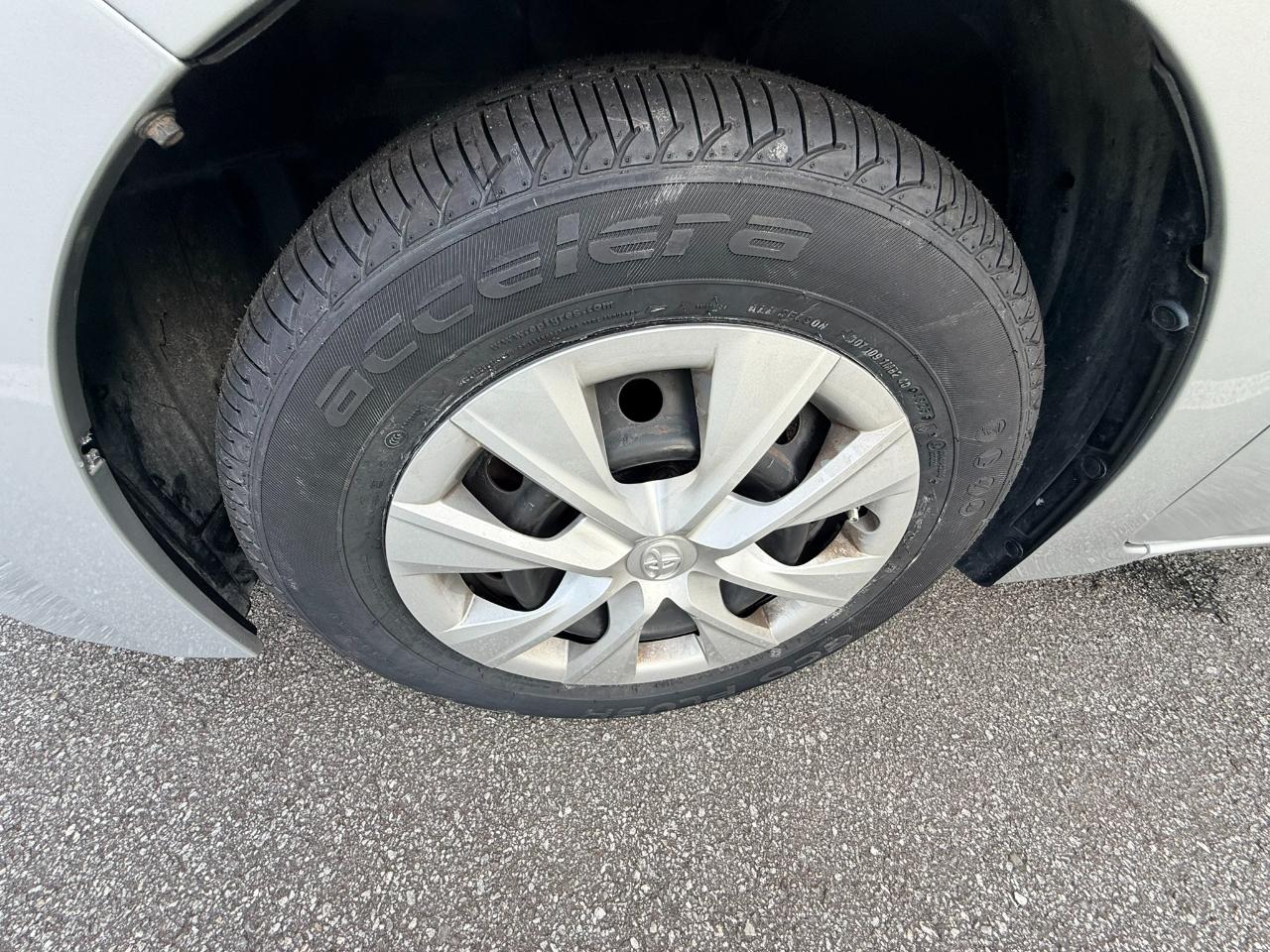 Toyota Corolla L 4-Speed AT 2015