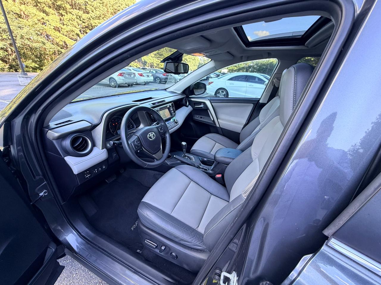 Toyota RAV4 Limited FWD 2015