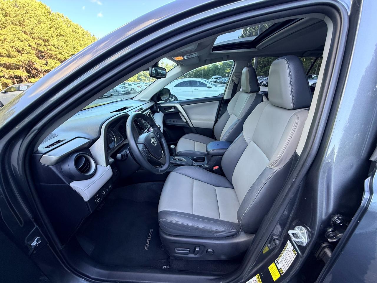 Toyota RAV4 Limited FWD 2015