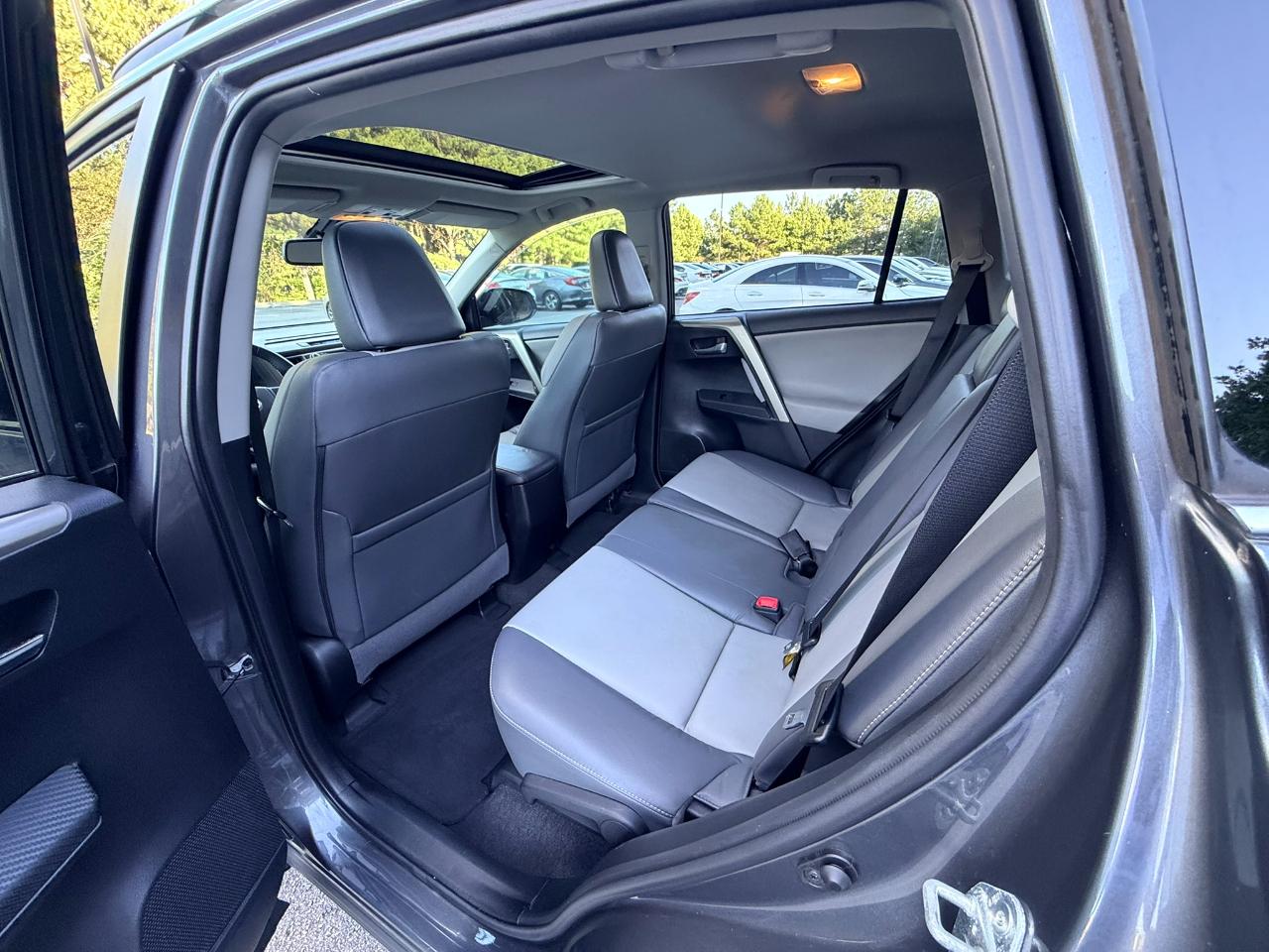 Toyota RAV4 Limited FWD 2015
