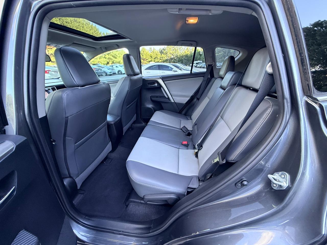 Toyota RAV4 Limited FWD 2015