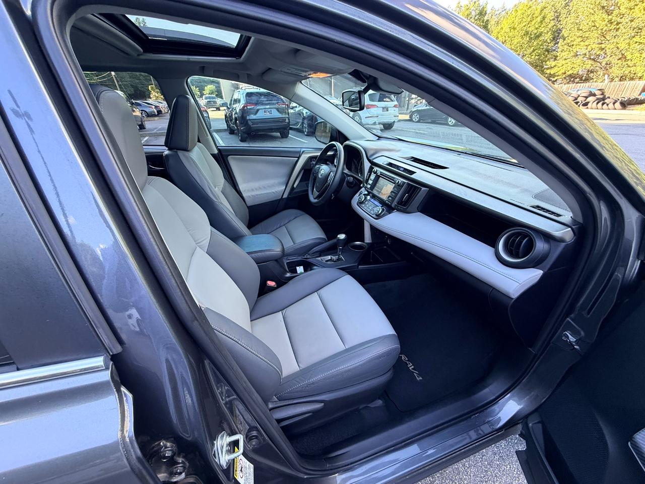 Toyota RAV4 Limited FWD 2015