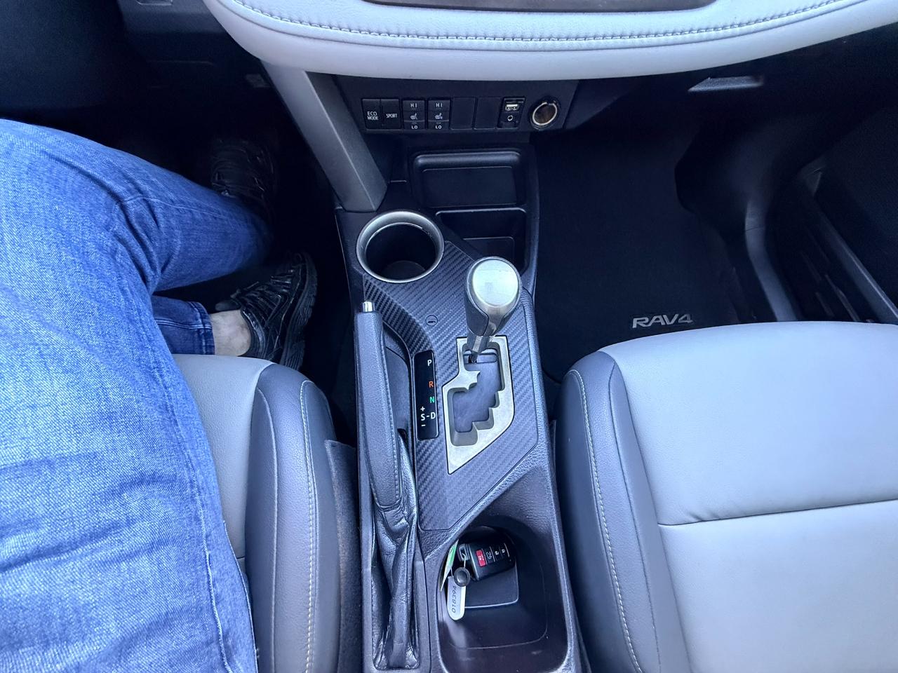 Toyota RAV4 Limited FWD 2015