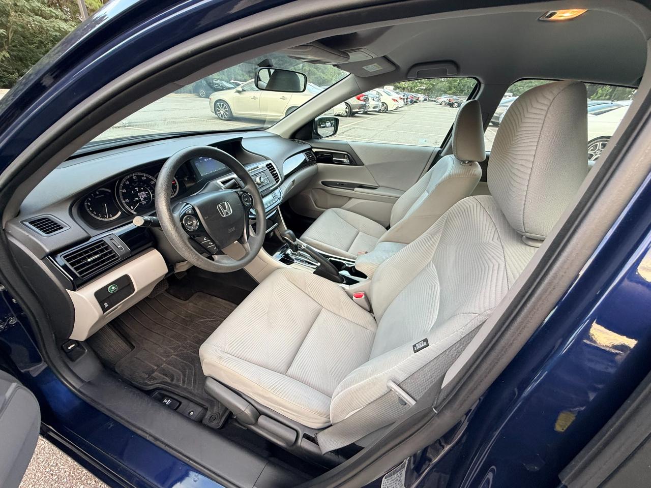 Honda Accord LX Sedan CVT 2017