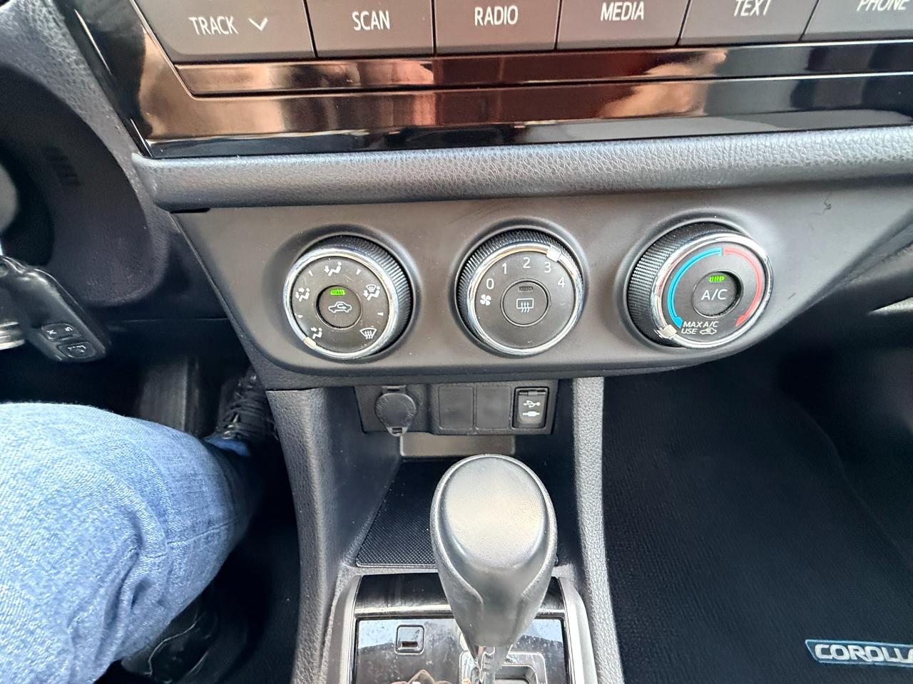 Toyota Corolla L 4-Speed AT 2014