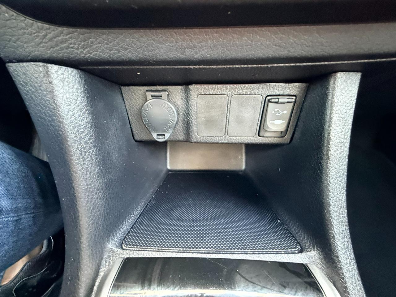 Toyota Corolla L 4-Speed AT 2014