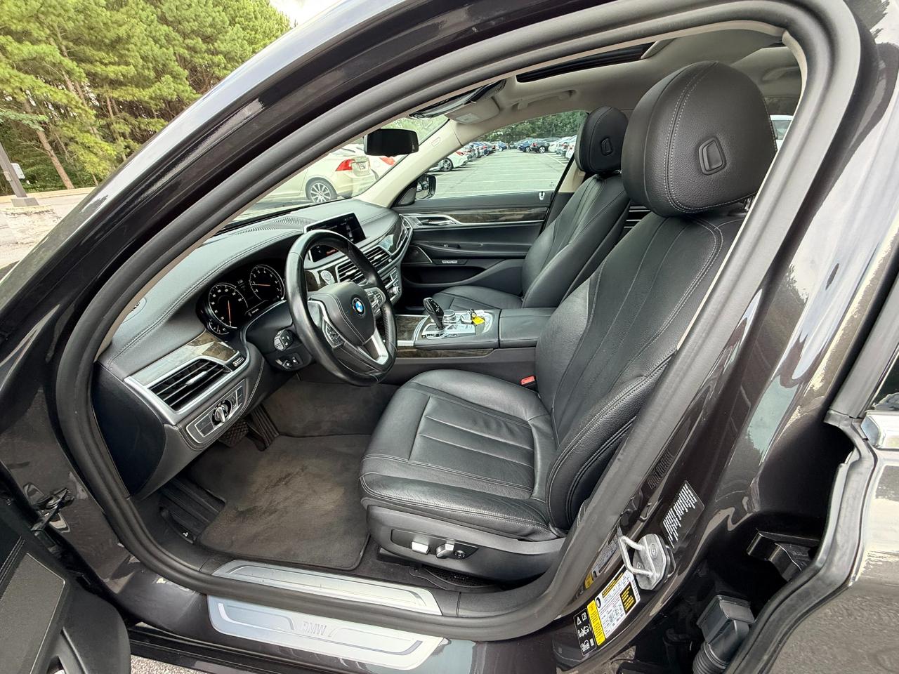 BMW 7-Series 740i xDrive 2018