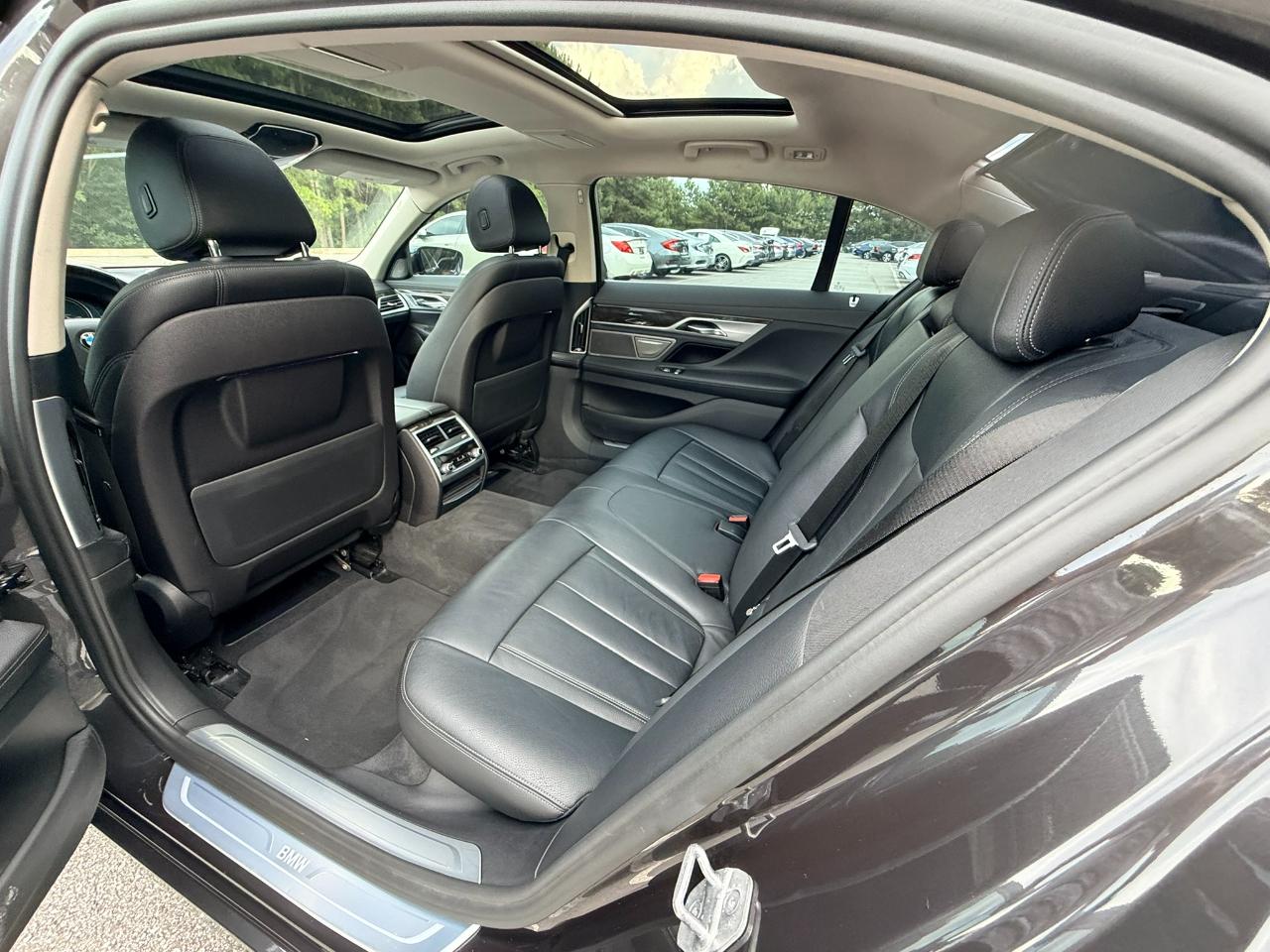 BMW 7-Series 740i xDrive 2018
