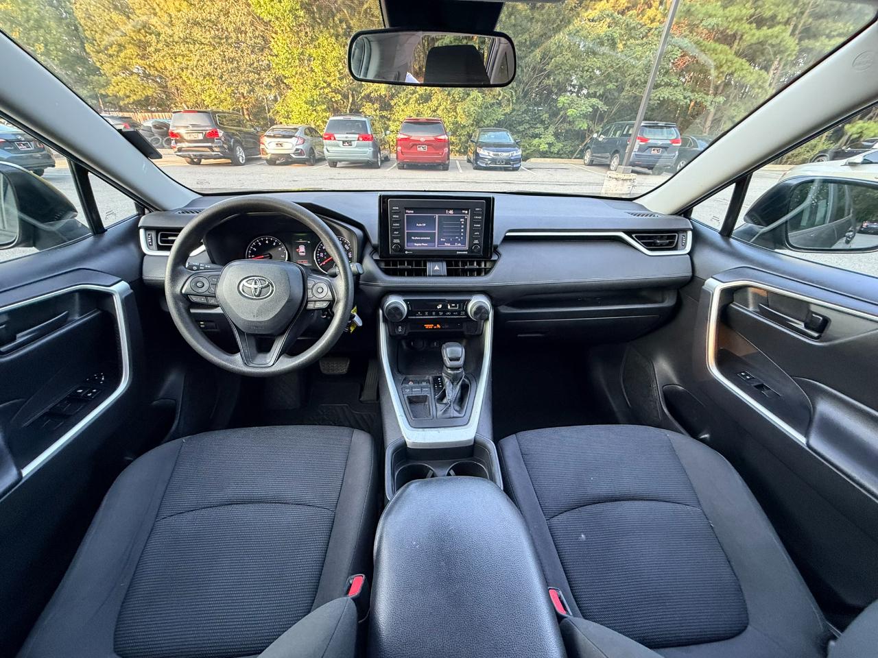 Toyota RAV4 LE 2020