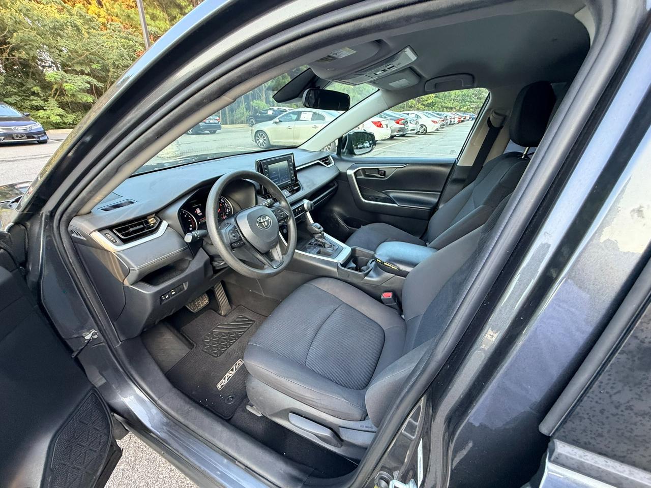Toyota RAV4 LE 2020
