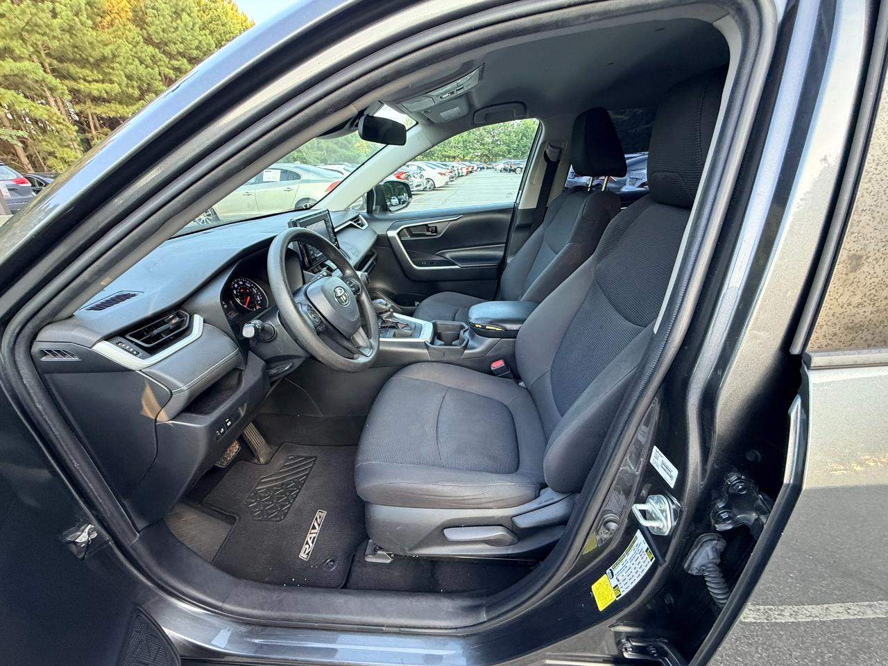 Toyota RAV4 LE 2020