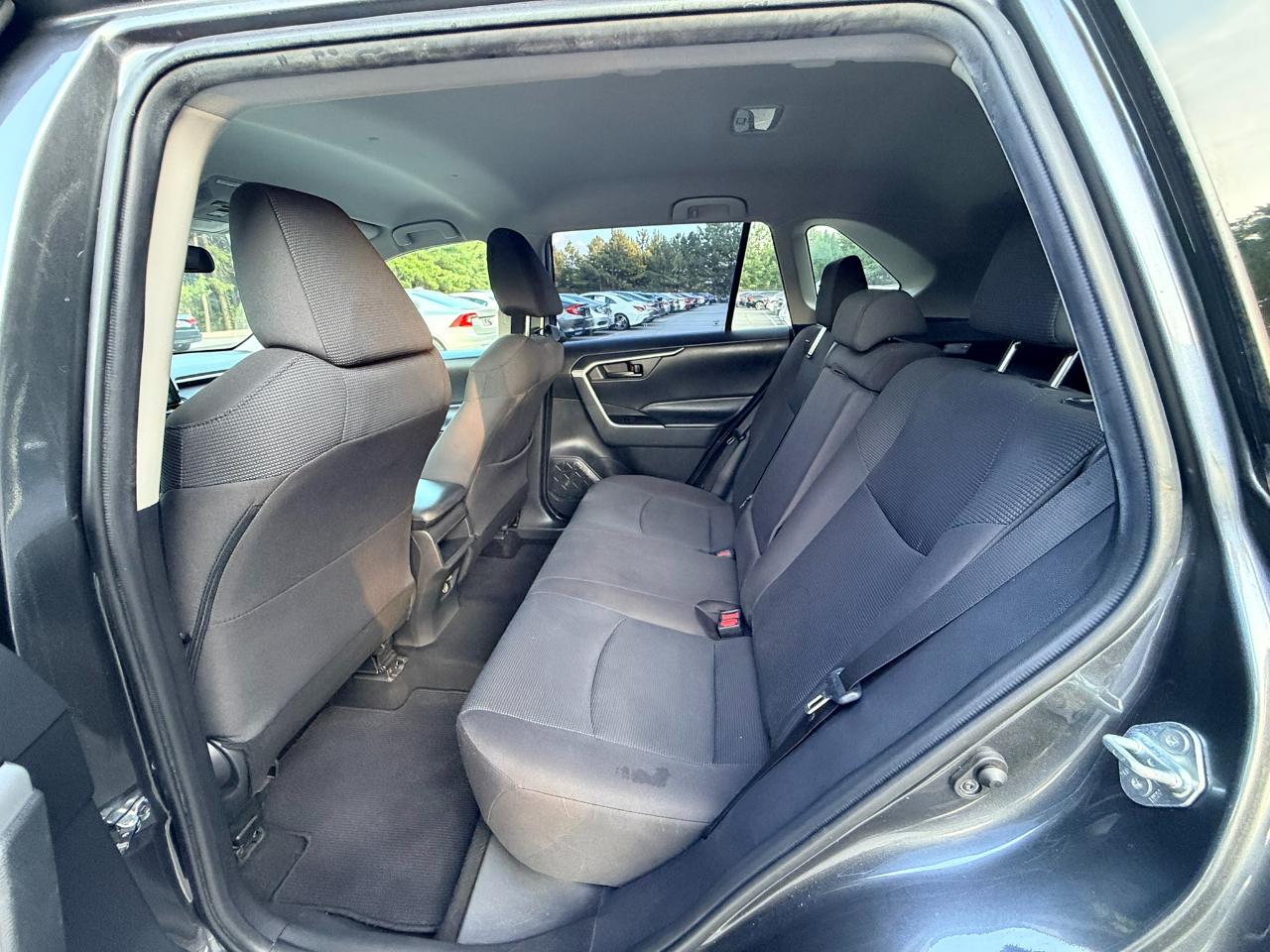 Toyota RAV4 LE 2020