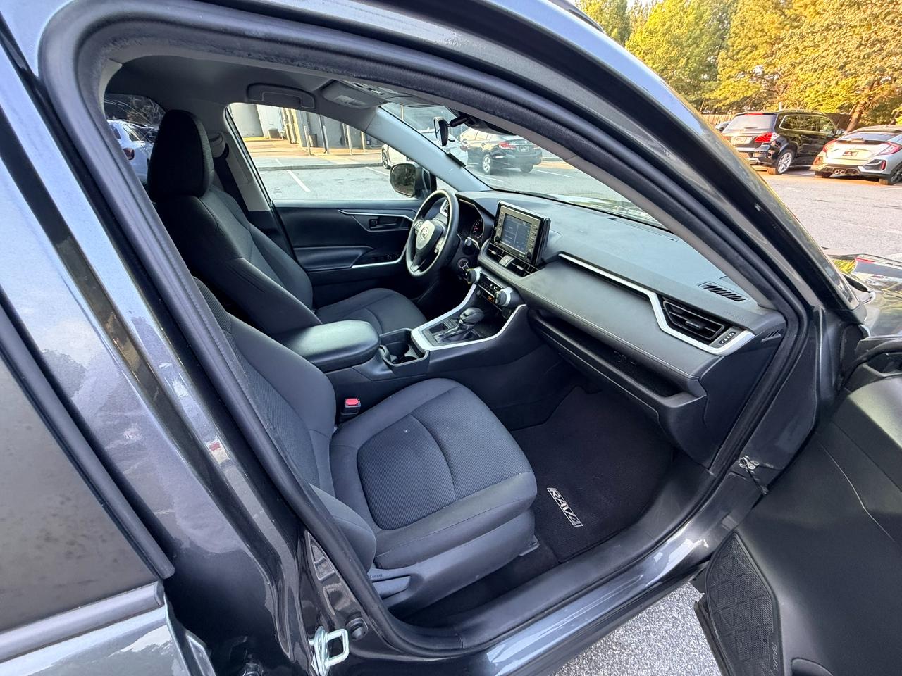 Toyota RAV4 LE 2020