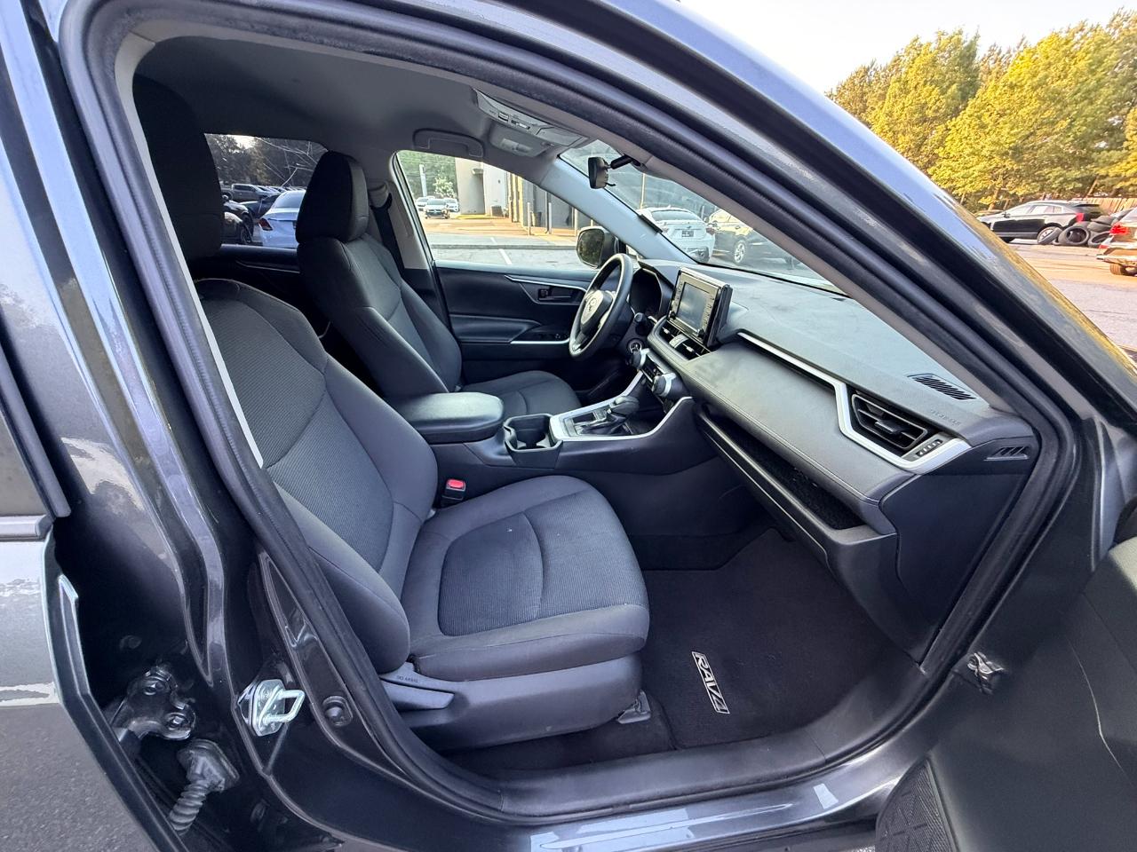 Toyota RAV4 LE 2020