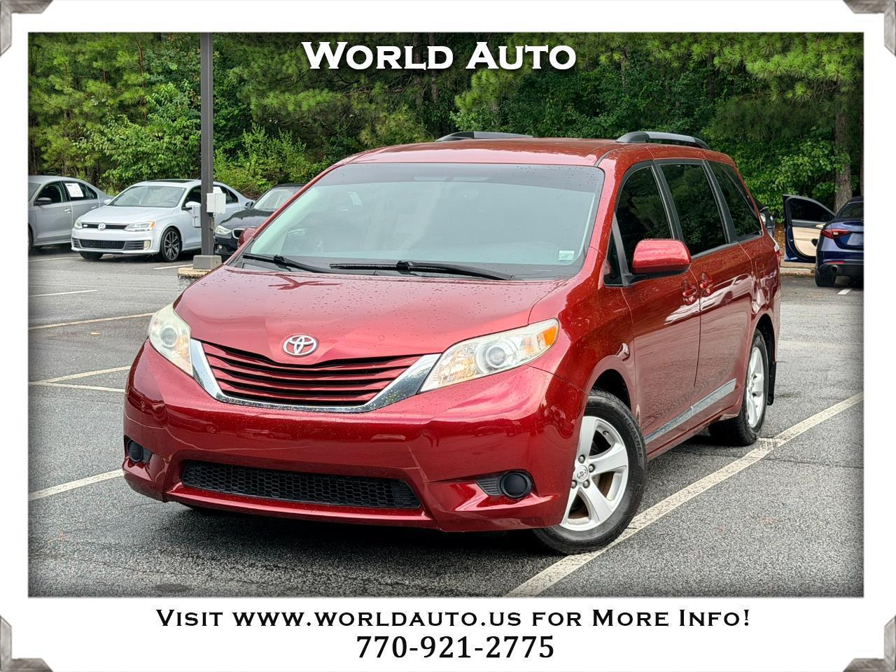 2017 Toyota Sienna LE 8-Passenger