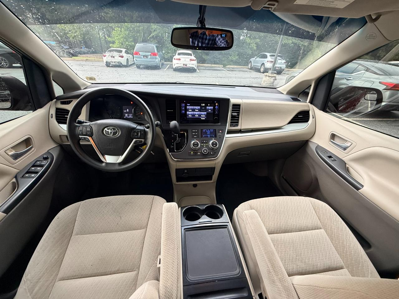 Toyota Sienna LE 8-Passenger 2017