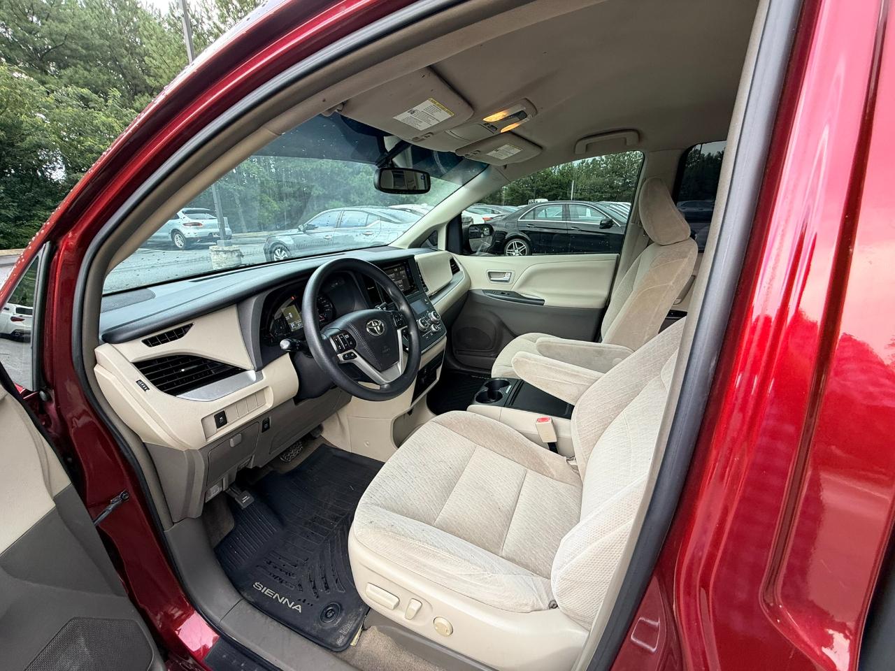 Toyota Sienna LE 8-Passenger 2017