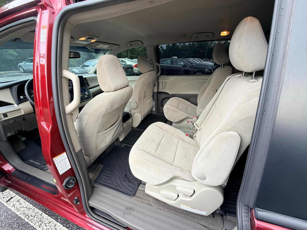 Toyota Sienna LE 8-Passenger 2017