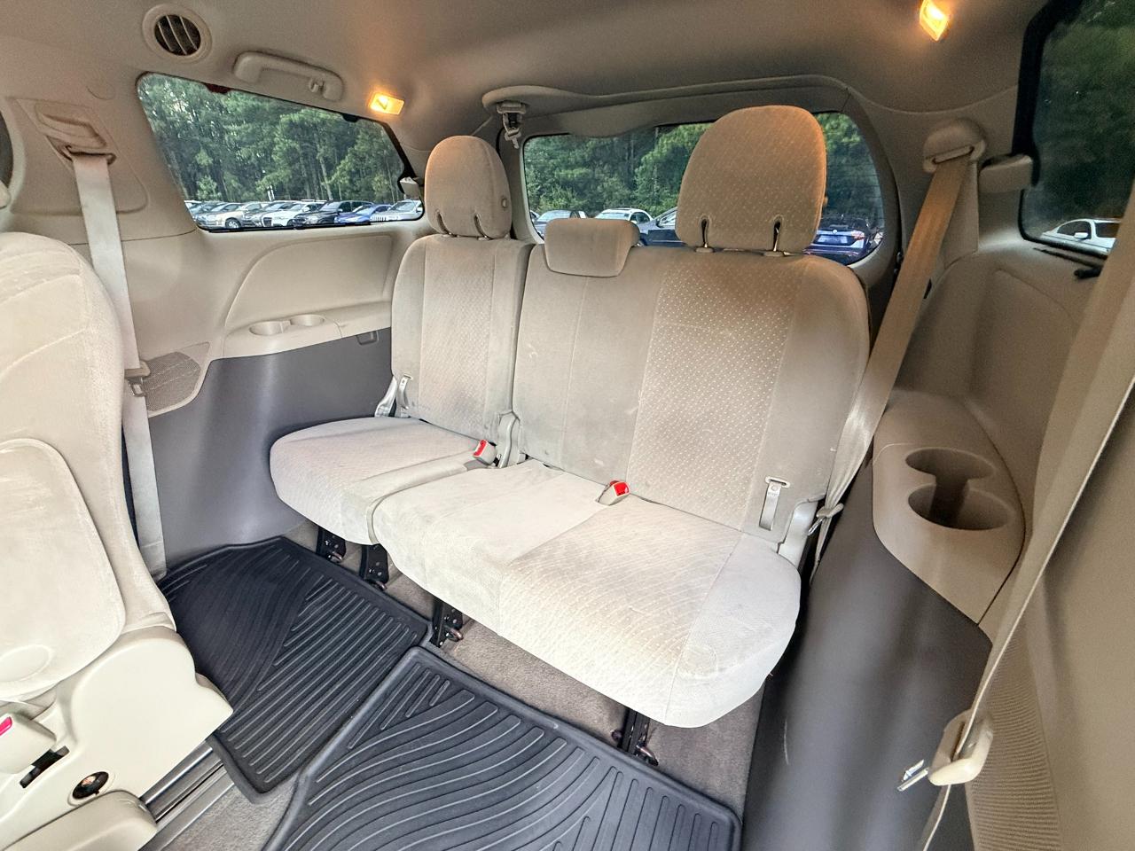 Toyota Sienna LE 8-Passenger 2017