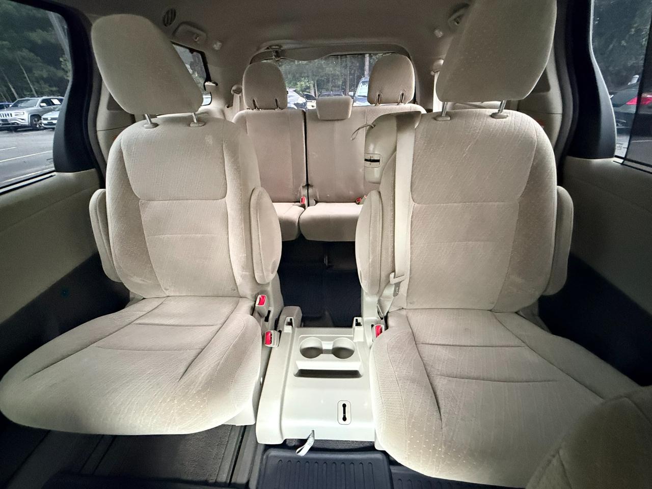 Toyota Sienna LE 8-Passenger 2017