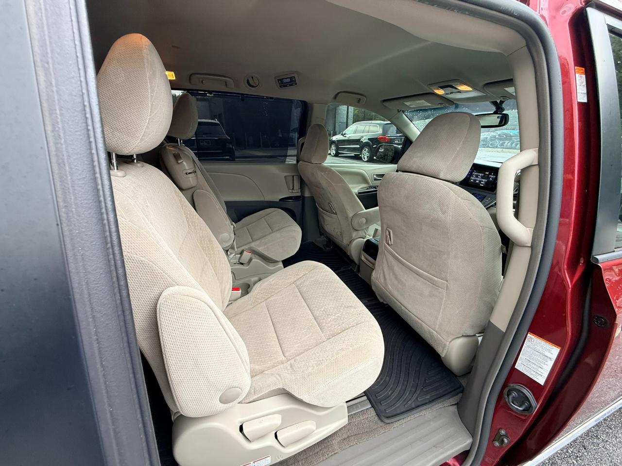Toyota Sienna LE 8-Passenger 2017