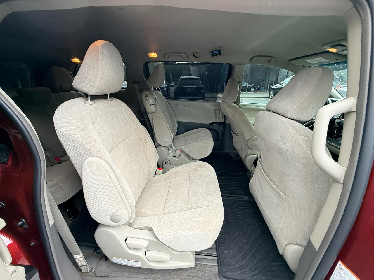 Toyota Sienna LE 8-Passenger 2017