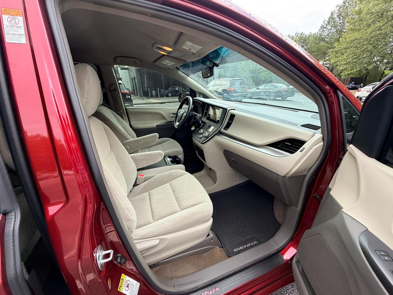 Toyota Sienna LE 8-Passenger 2017