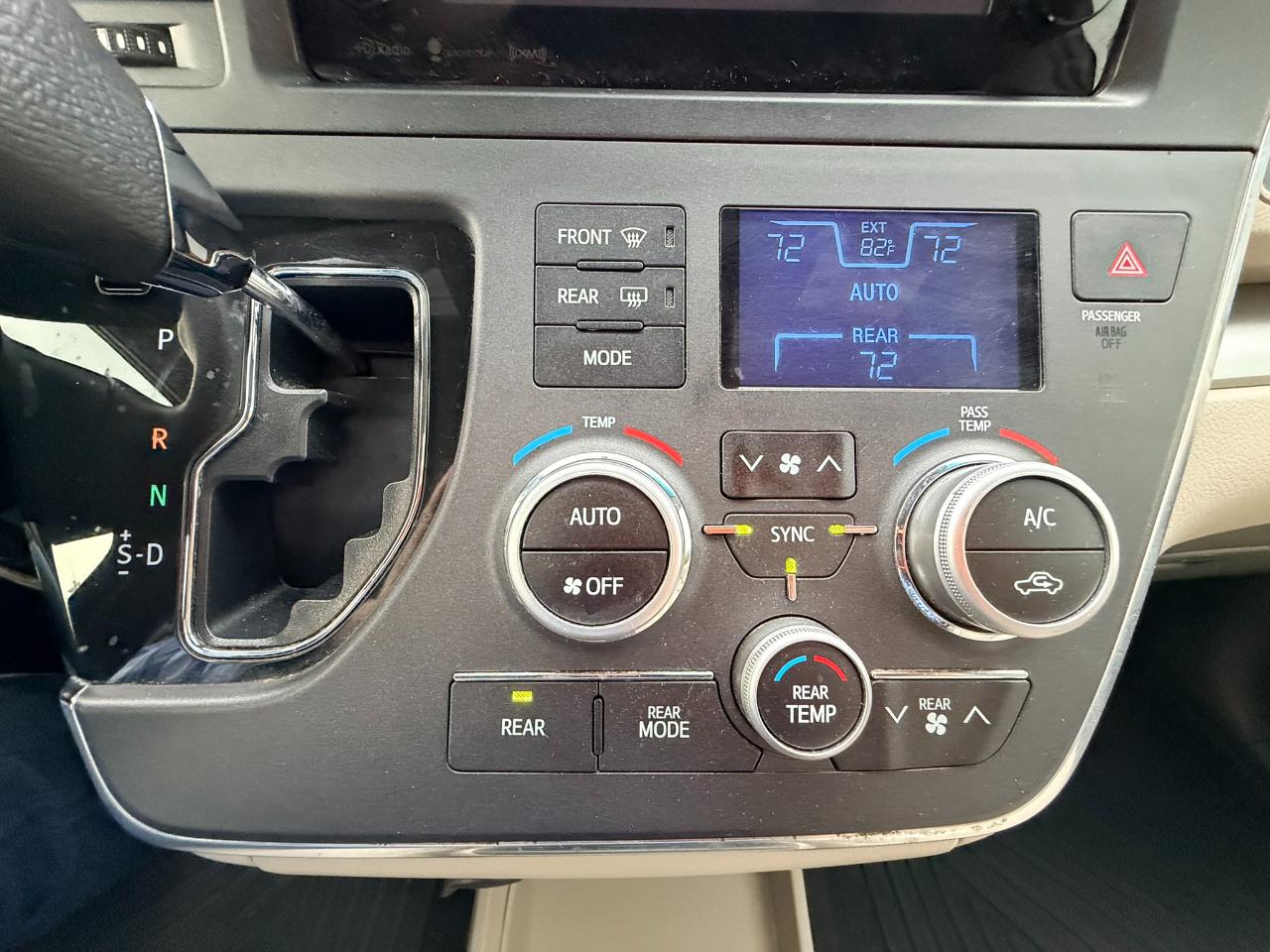 Toyota Sienna LE 8-Passenger 2017