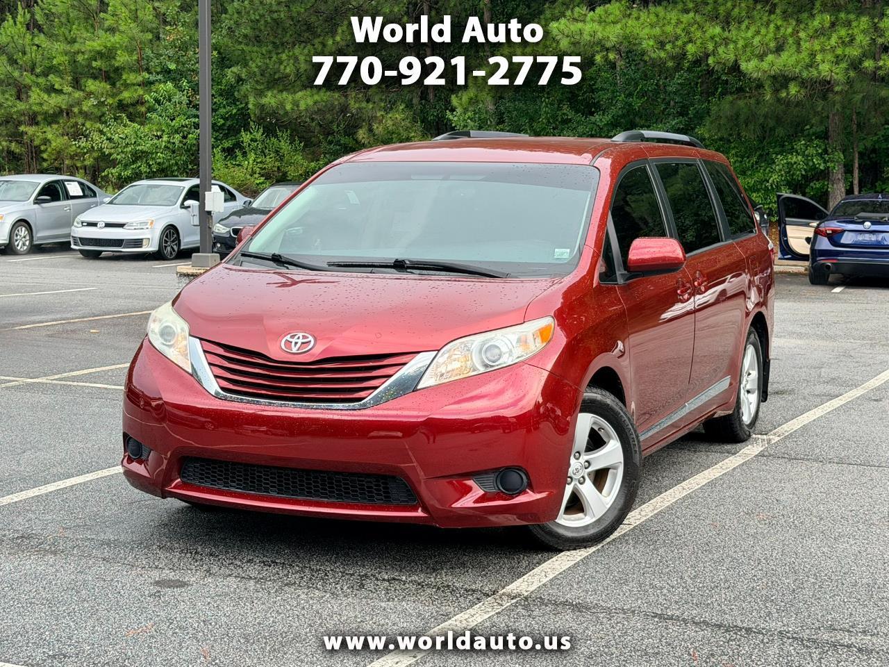 2017 Toyota Sienna LE 8-Passenger
