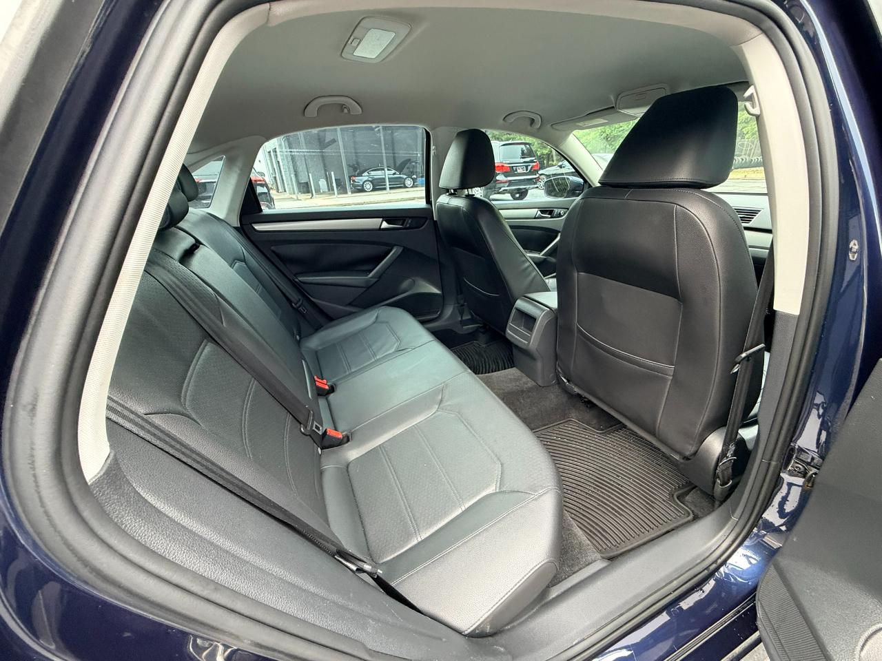 Volkswagen Passat Limited Edition 4D Sedan 2015