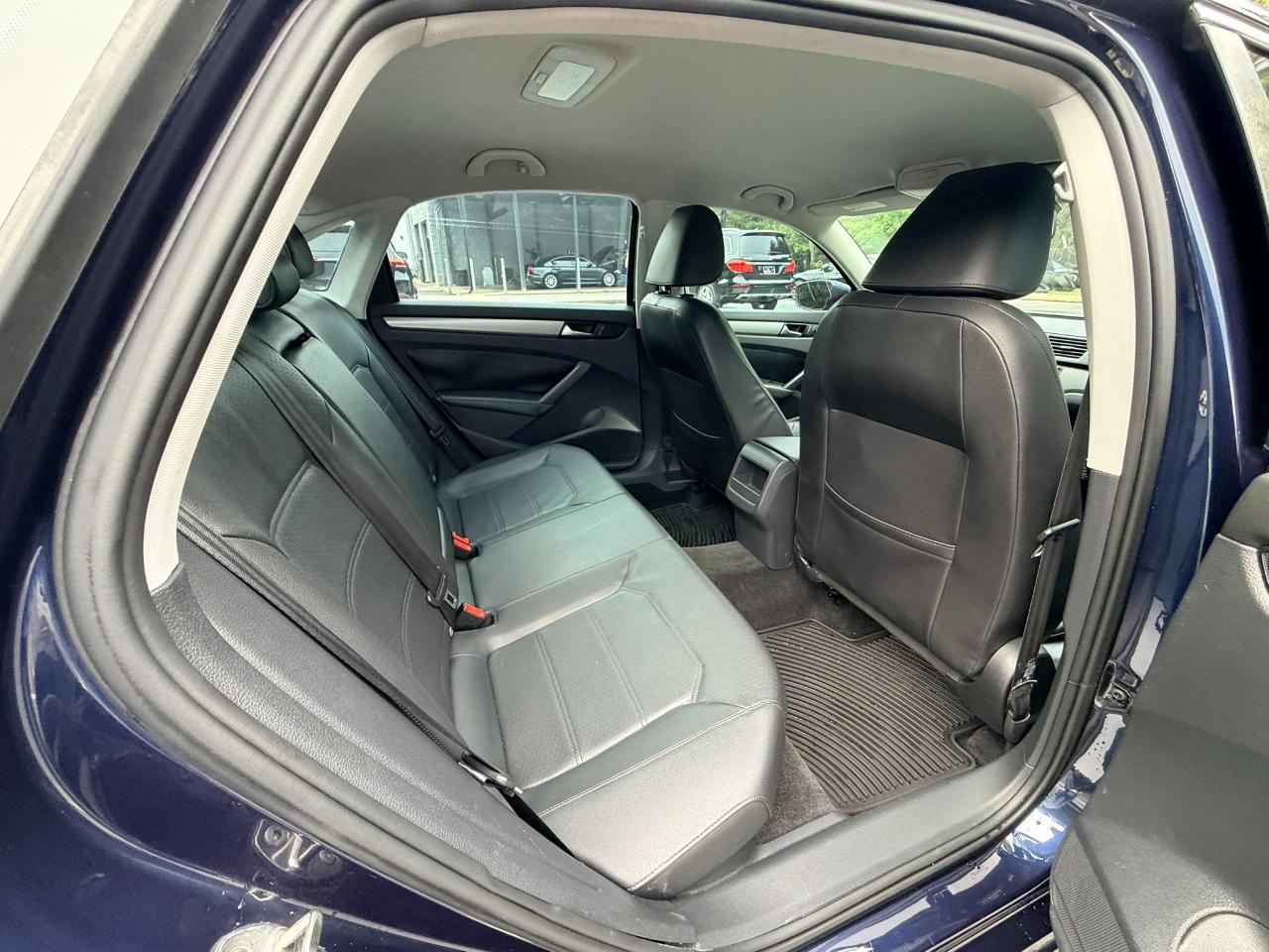 Volkswagen Passat Limited Edition 4D Sedan 2015
