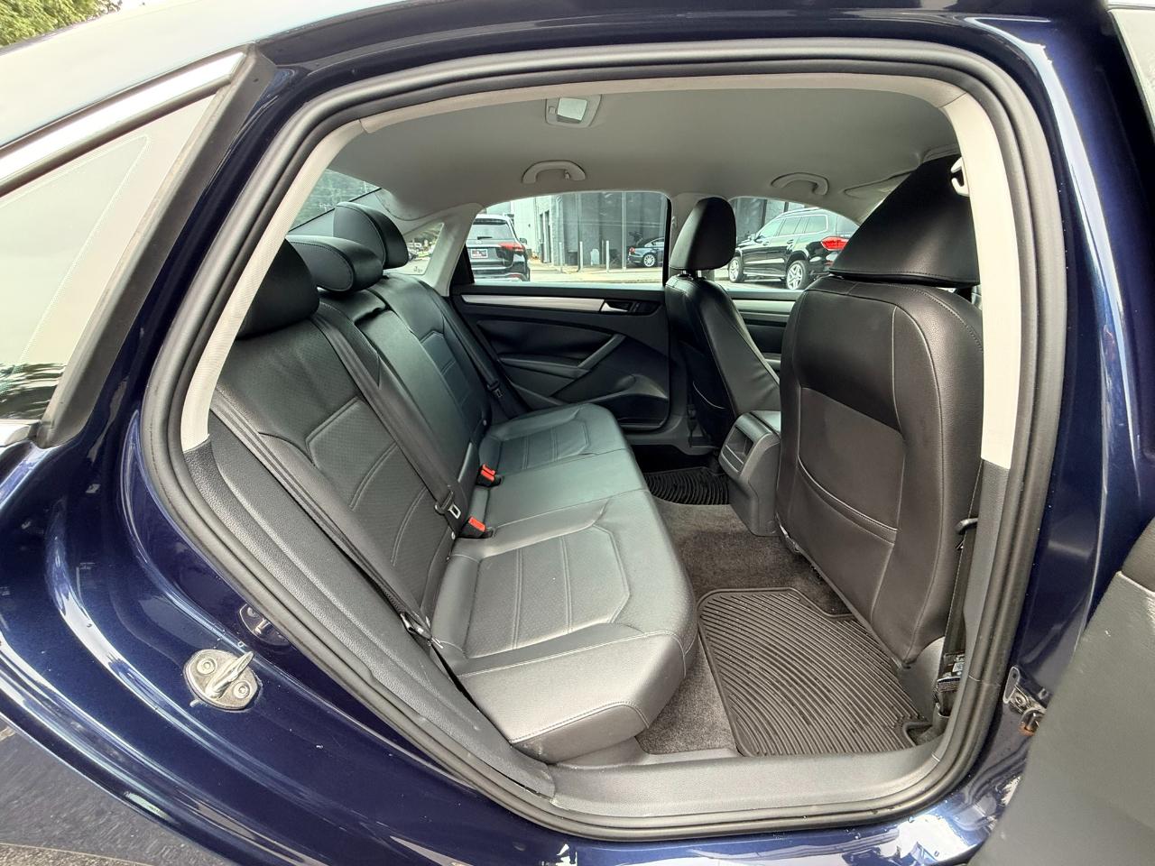 Volkswagen Passat Limited Edition 4D Sedan 2015