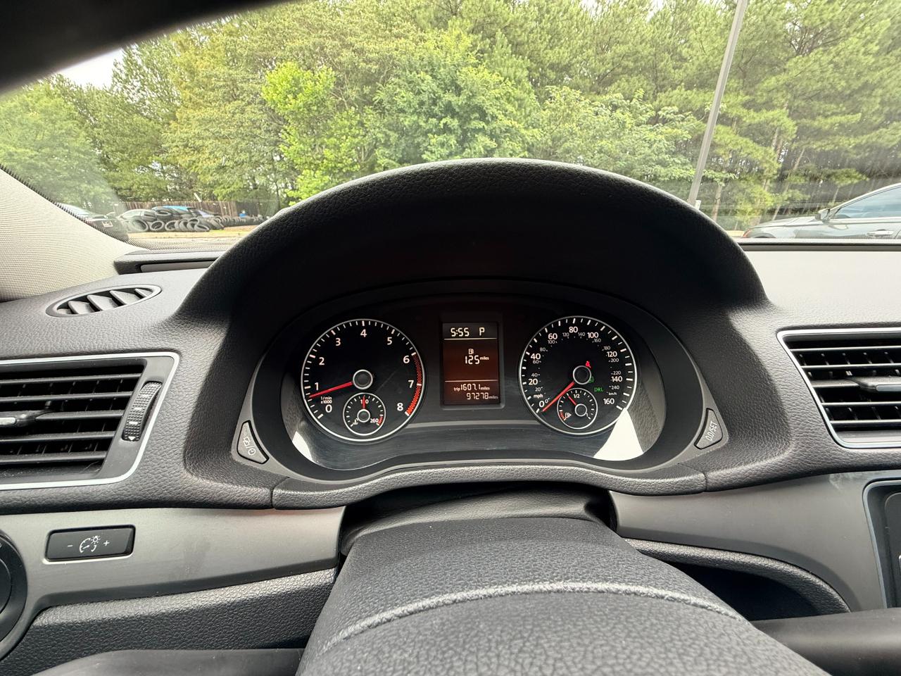 Volkswagen Passat Limited Edition 4D Sedan 2015