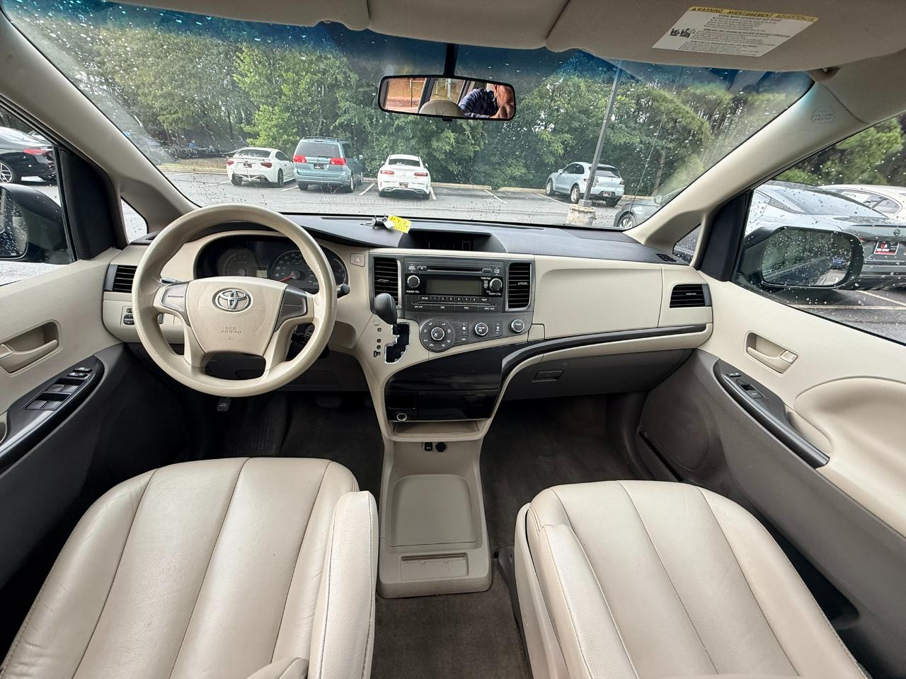 Toyota Sienna FWD 7-Passenger V6 2013