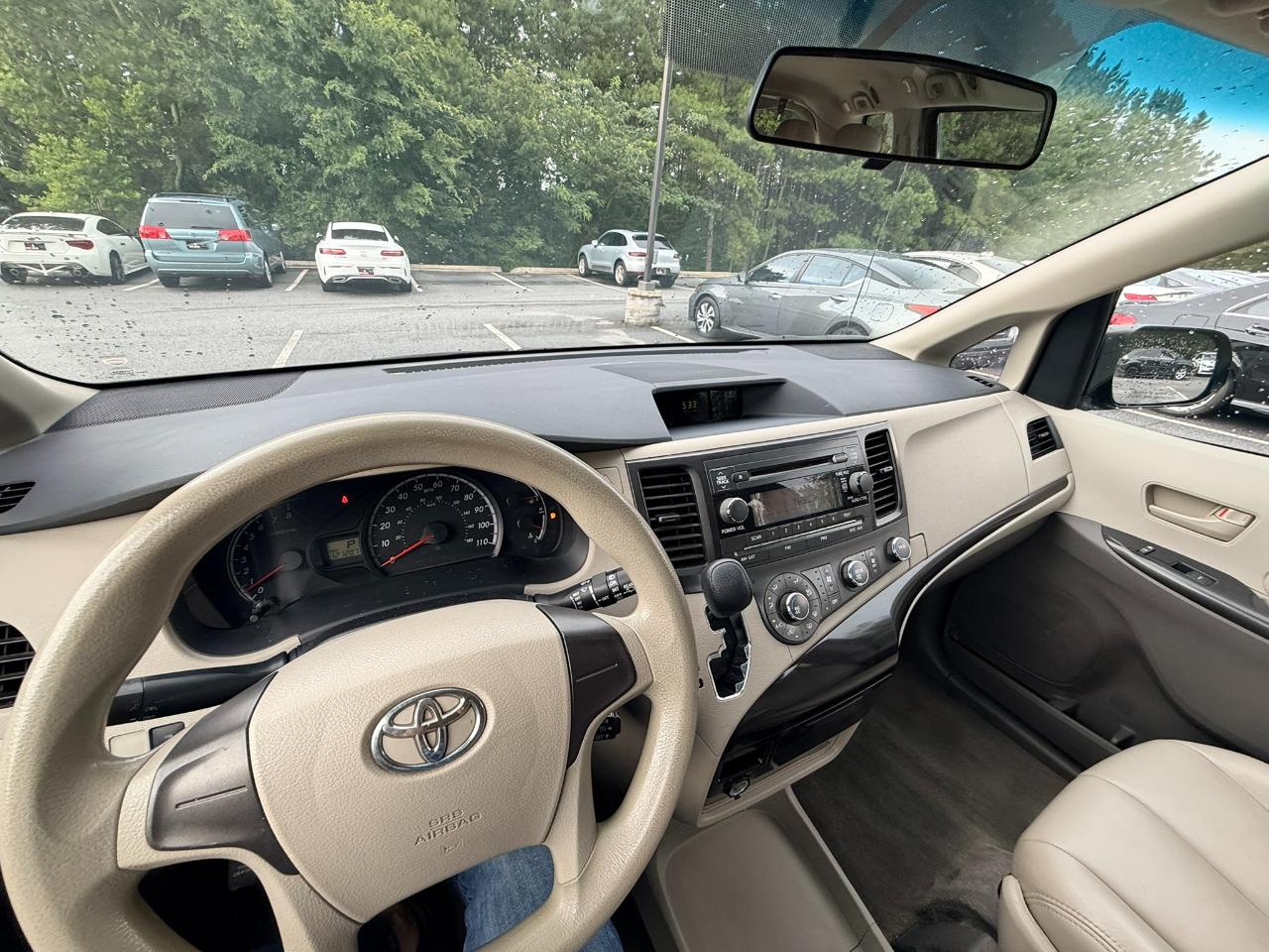 Toyota Sienna FWD 7-Passenger V6 2013