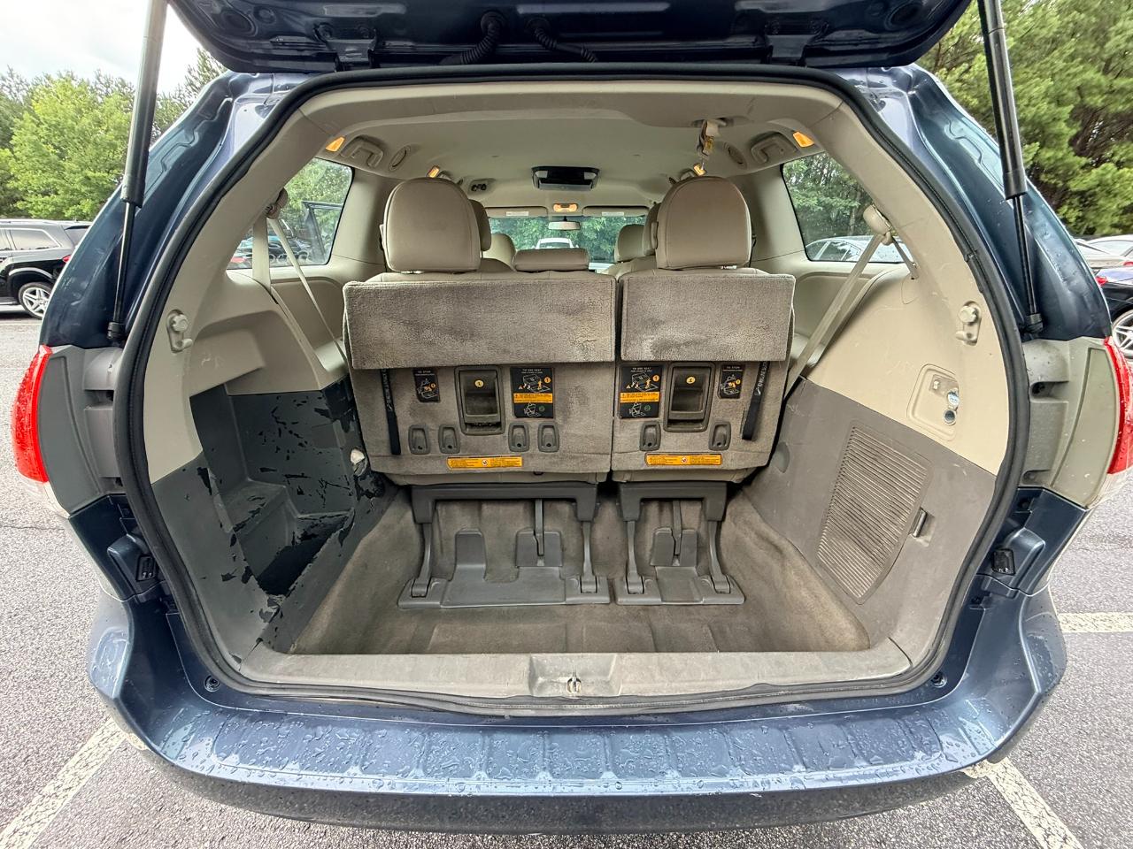 Toyota Sienna FWD 7-Passenger V6 2013