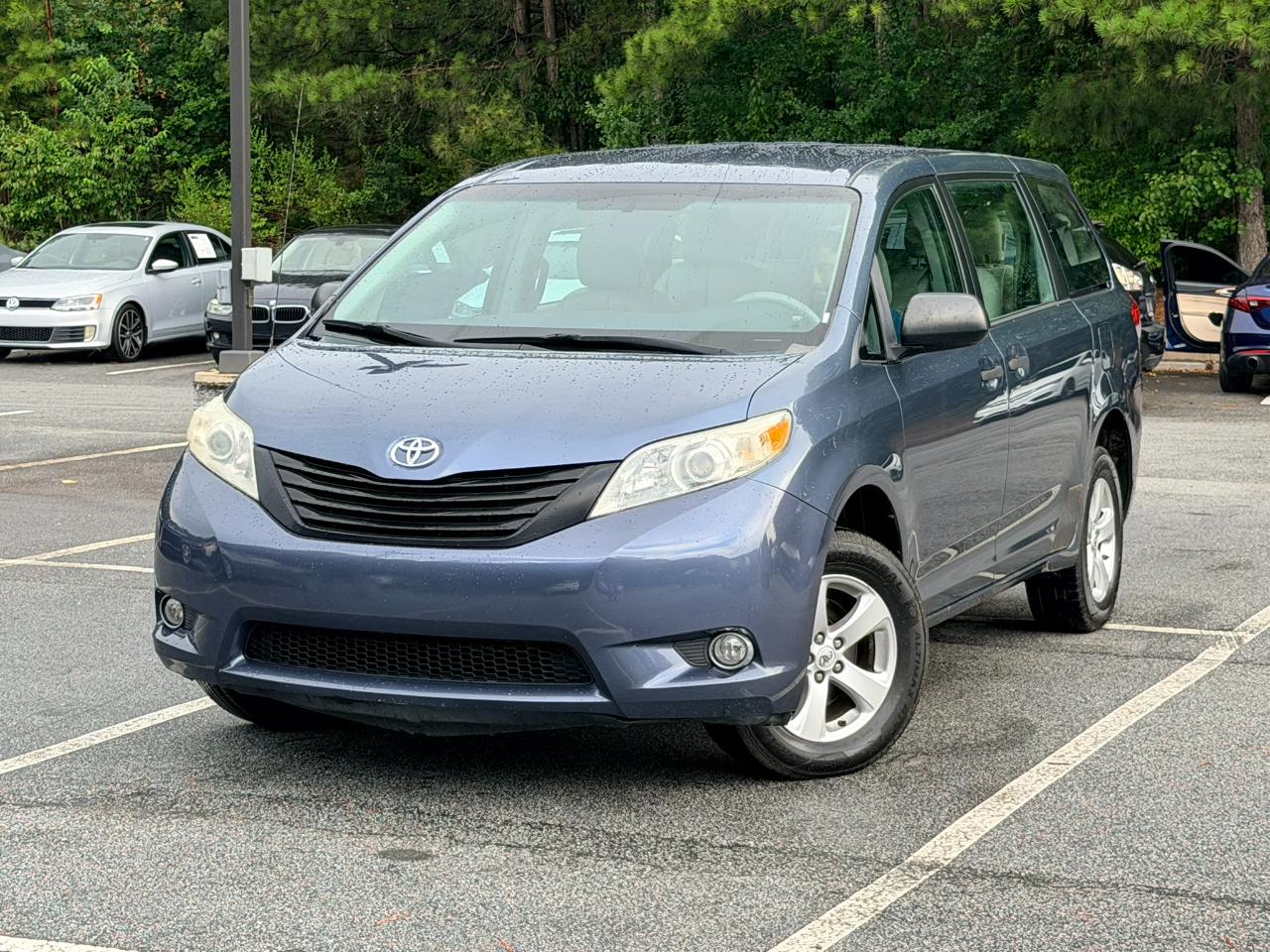 Shoreline Blue Pearl 2013 Toyota Sienna Minivan Front-Wheel Drive Automatic