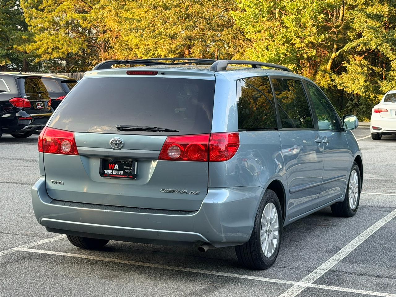 Toyota Sienna XLE FWD 2009