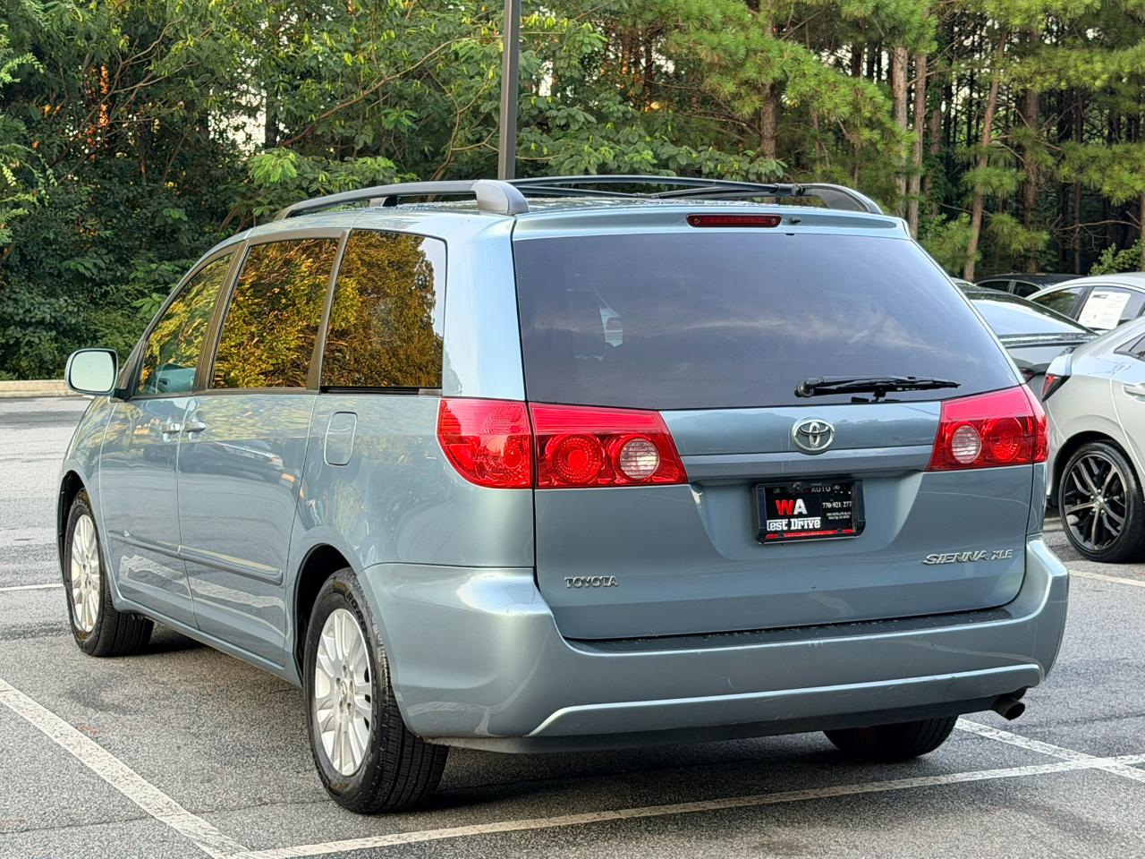 Toyota Sienna XLE FWD 2009