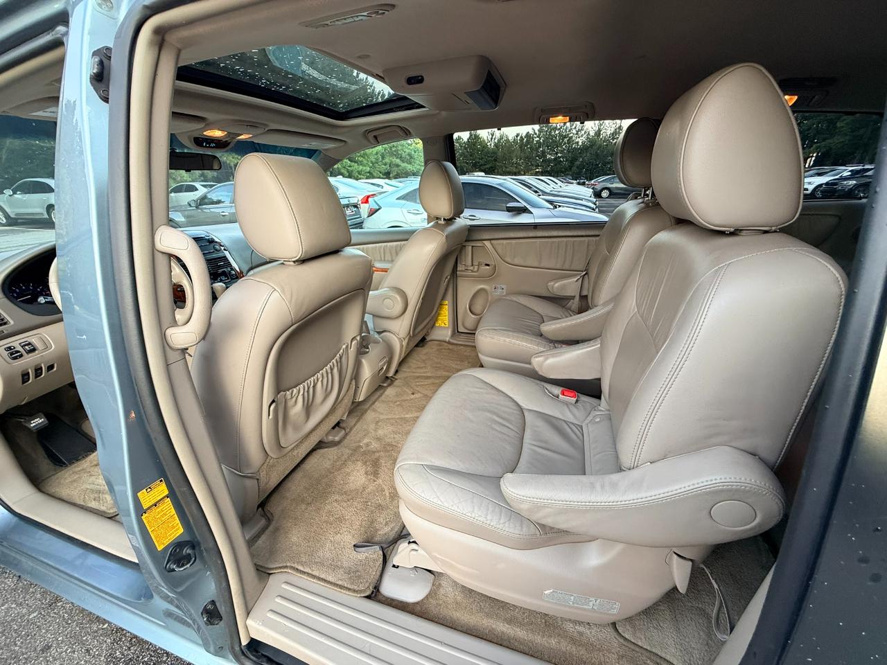 Toyota Sienna XLE FWD 2009