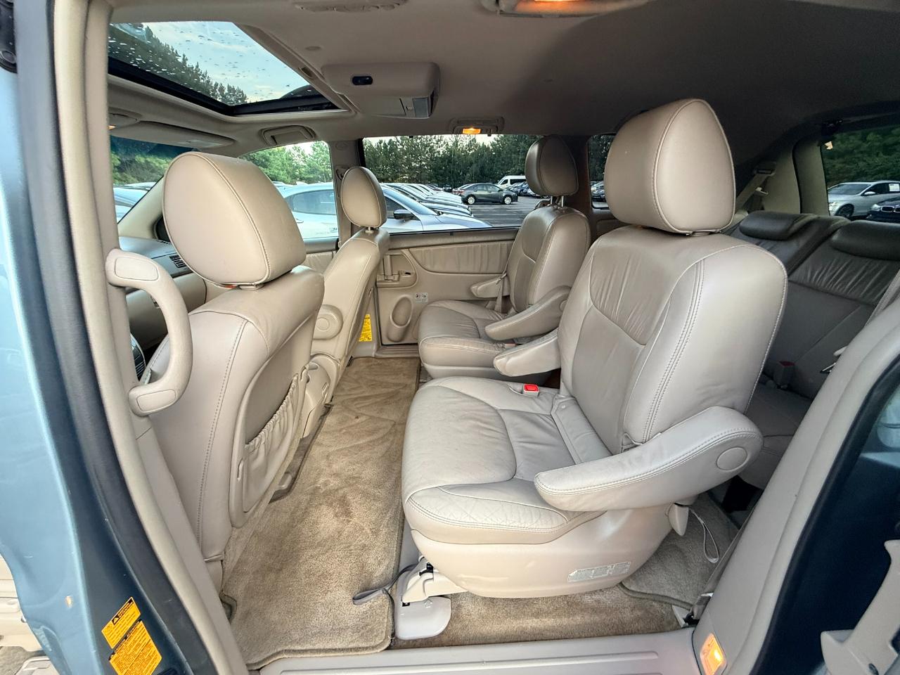 Toyota Sienna XLE FWD 2009