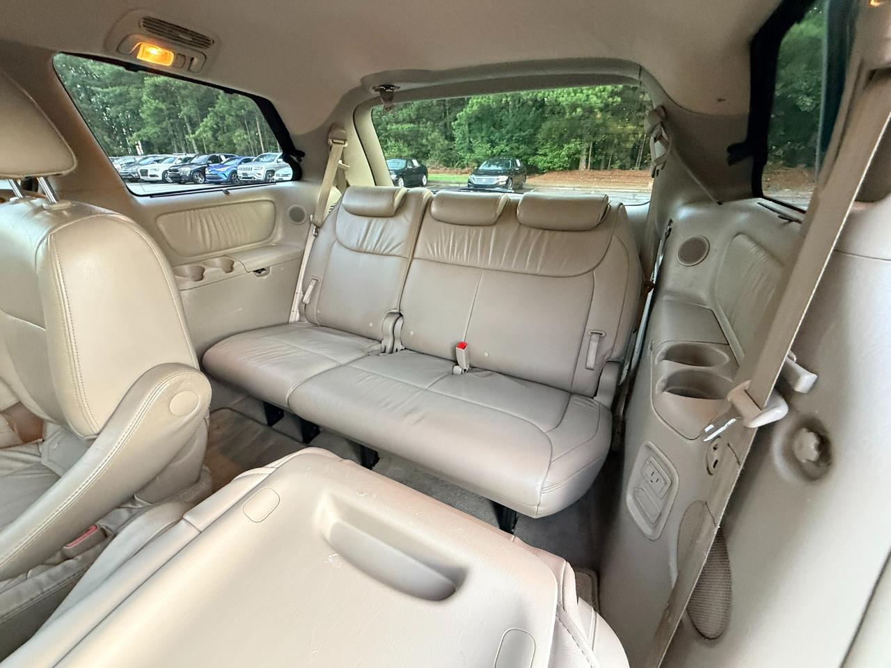 Toyota Sienna XLE FWD 2009