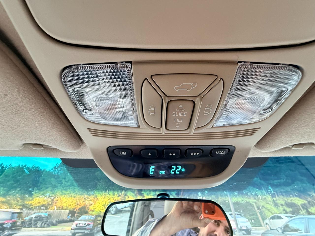 Toyota Sienna XLE FWD 2009