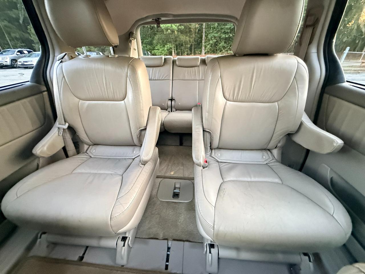 Toyota Sienna XLE FWD 2009
