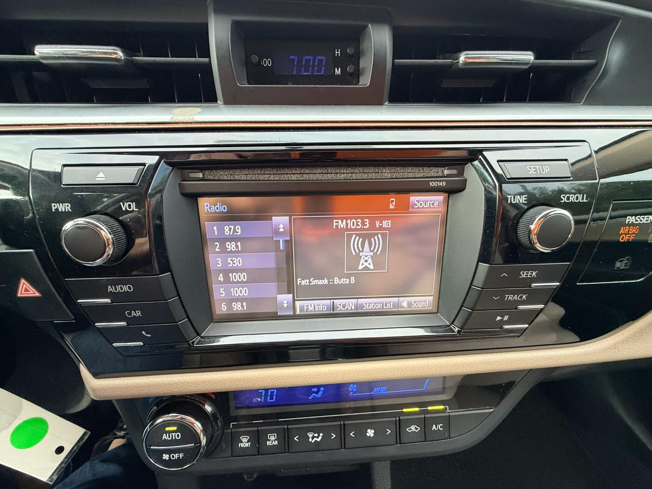 Toyota Corolla LE 2015