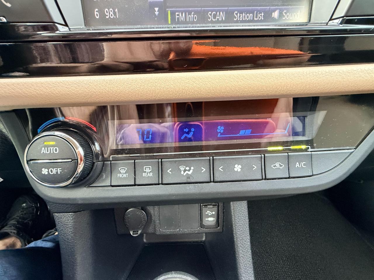Toyota Corolla LE 2015