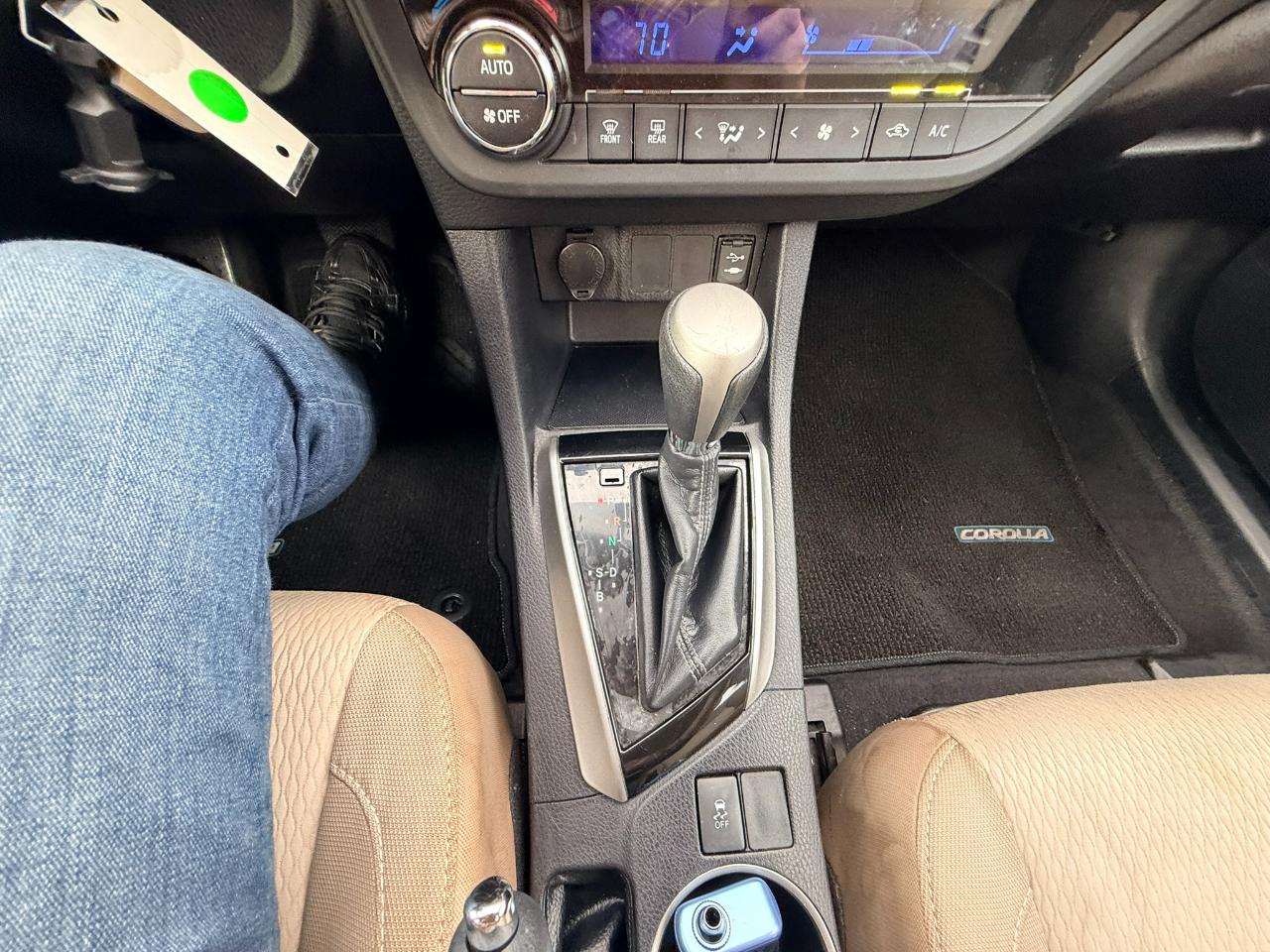 Toyota Corolla LE 2015