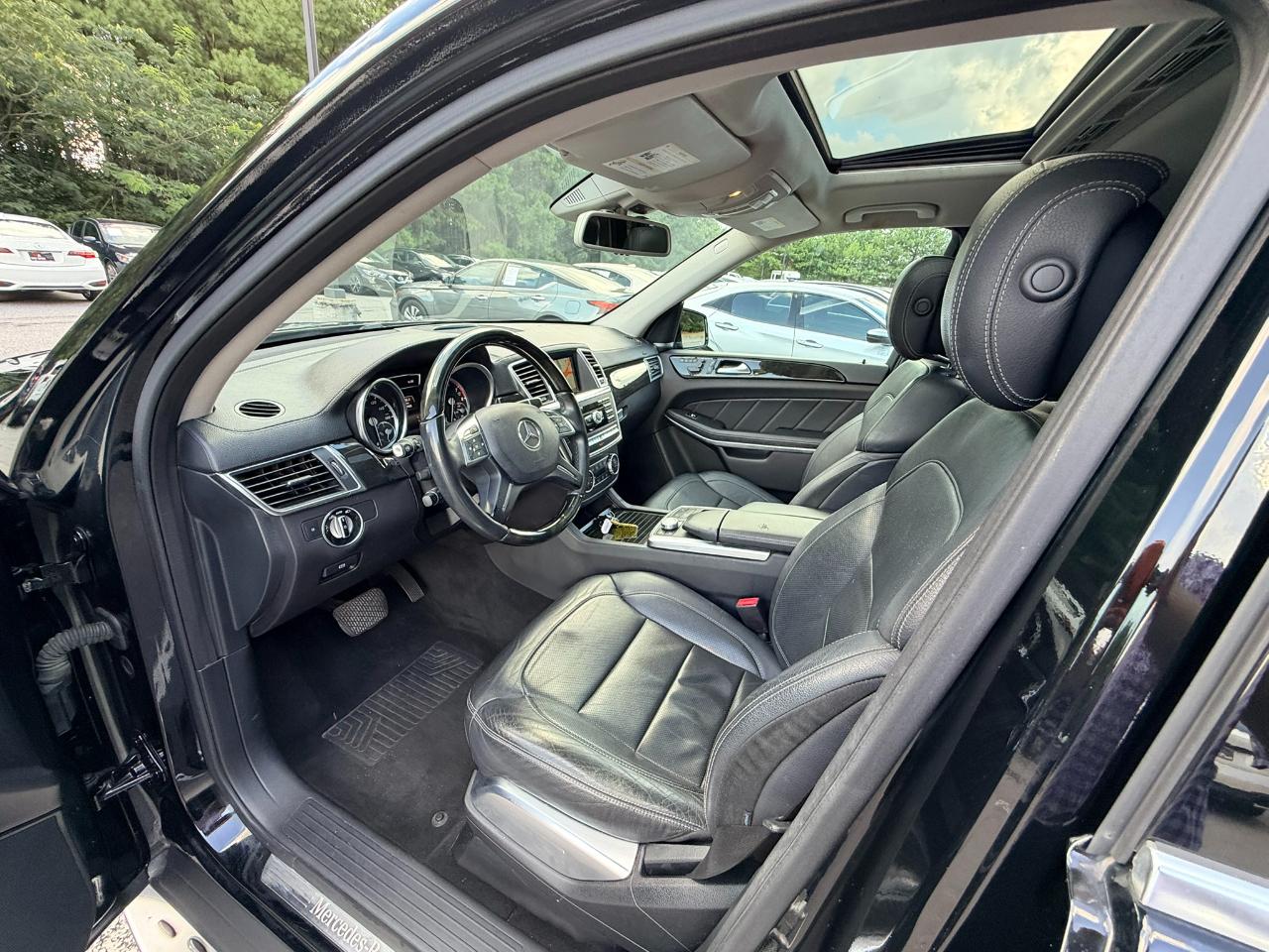 Mercedes-Benz GL-Class GL550 4MATIC 2016